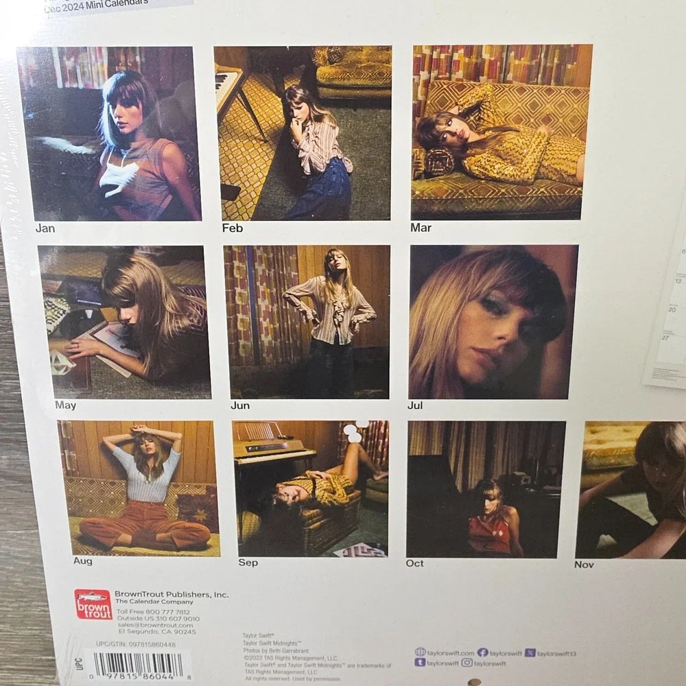 Taylor Swift OFFICIAL 2025 12x24
